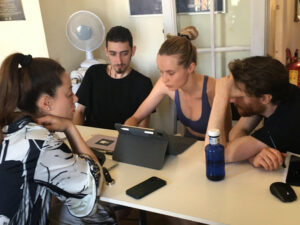 Alumnos y alumnas de la escuela de cine y tv de nuestra escuela, la Factoría del Guion