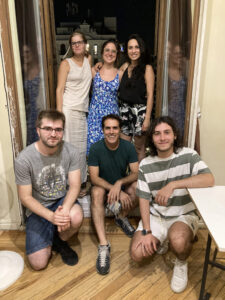 Alumnos y alumnas de la escuela de cine y tv de nuestra escuela, la Factoría del Guion