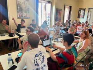 Alumnos y alumnas de la escuela de cine y tv de nuestra escuela, la Factoría del Guion